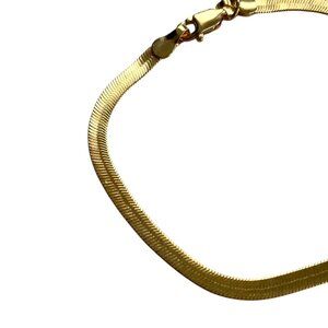 Vintage Unmarked Yellow Gold Herringbone Fishtail Chain Clasp Bracelet 7.5"